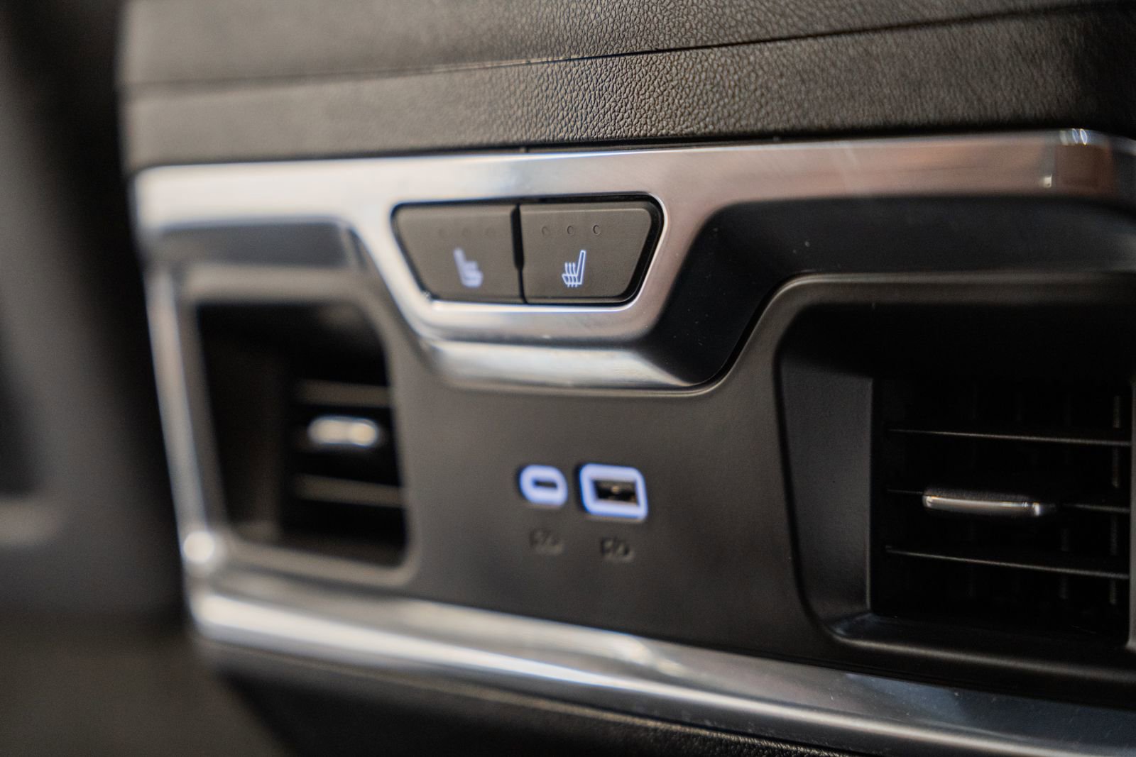 Used 2024 GMC Sierra 2500 Denali Ultimate image 39