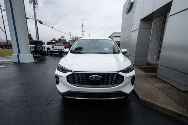 Certified 2025 Ford Escape Platinum w/ Premium Technology Package image 8