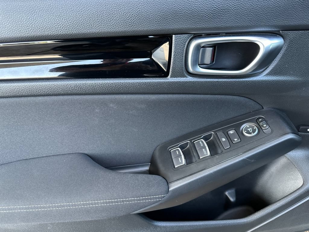 Used 2025 Honda Civic Sport image 10