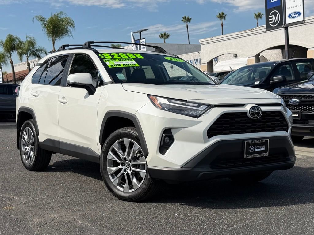 Used 2022 Toyota RAV4 XLE Premium image 2