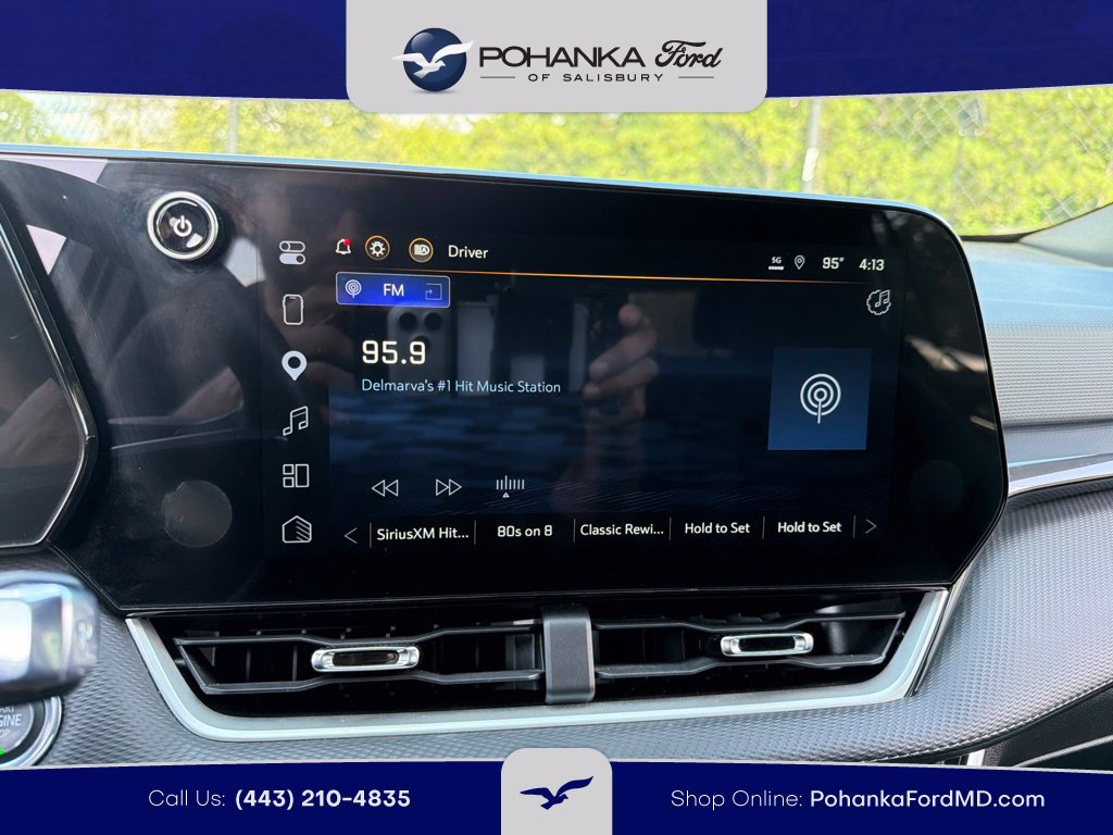 Used 2025 Chevrolet Equinox LT w/ Convenience Package II FWD image 10