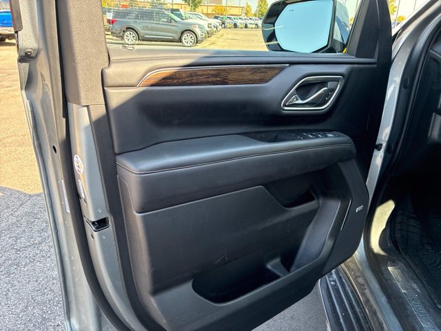 Used 2023 Chevrolet Suburban Premier AWD/4WD image 13