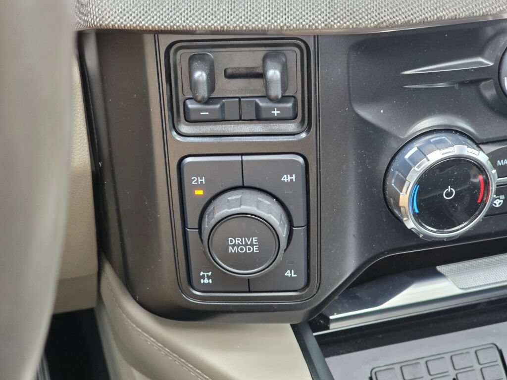 Certified 2025 Ford F350 Platinum w/ Platinum Plus Package AWD/4WD image 32