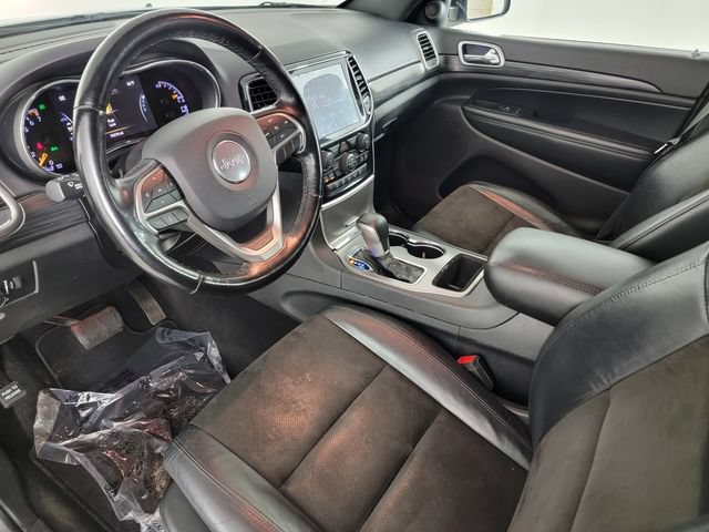 Used 2020 Jeep Grand Cherokee Altitude AWD/4WD image 11