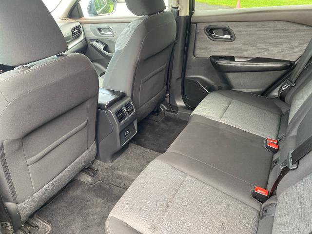 Used 2022 Nissan Rogue SV AWD/4WD image 12