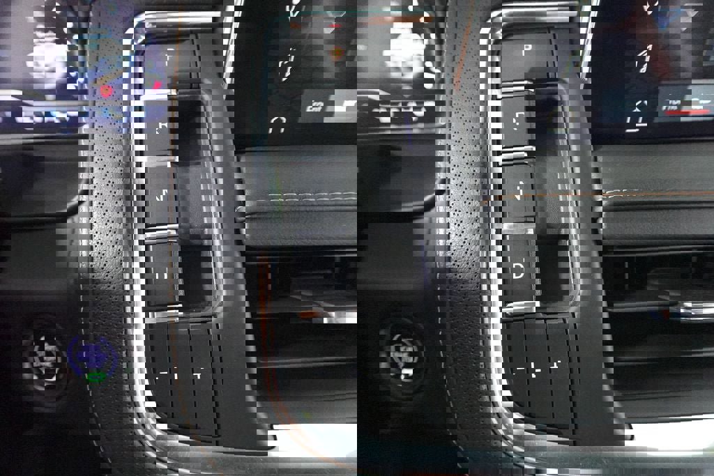 Used 2024 GMC Yukon AT4 w/ Technology Package image 22