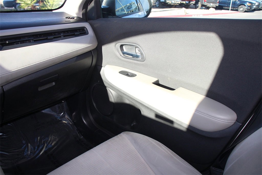 Used 2019 Honda HR-V LX image 18