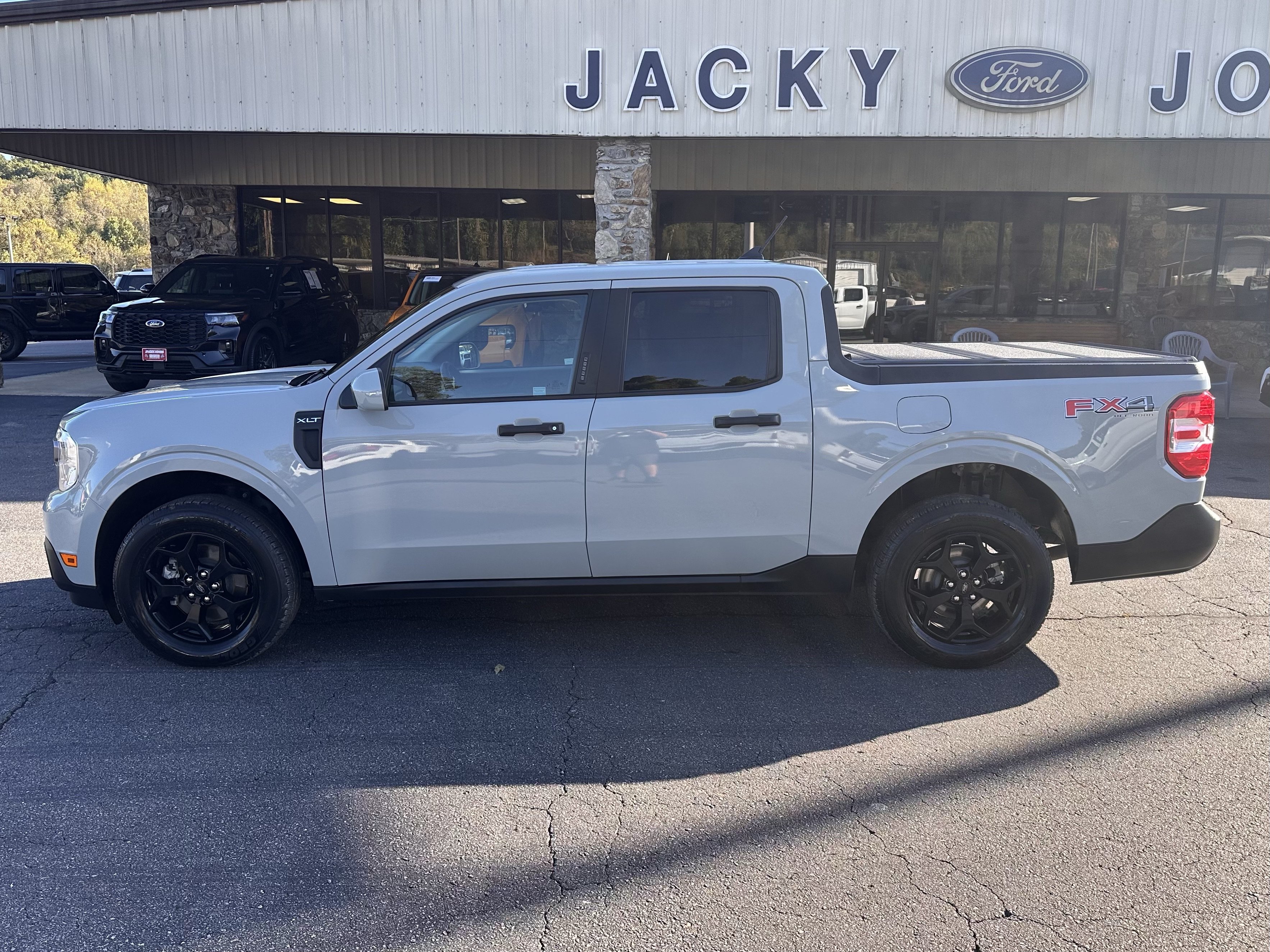Certified 2022 Ford Maverick XLT w/ Equipment Group 300A Standard AWD/4WD image 1