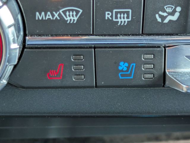 Certified 2022 Ford F350 Lariat w/ Black Appearance Package image 24