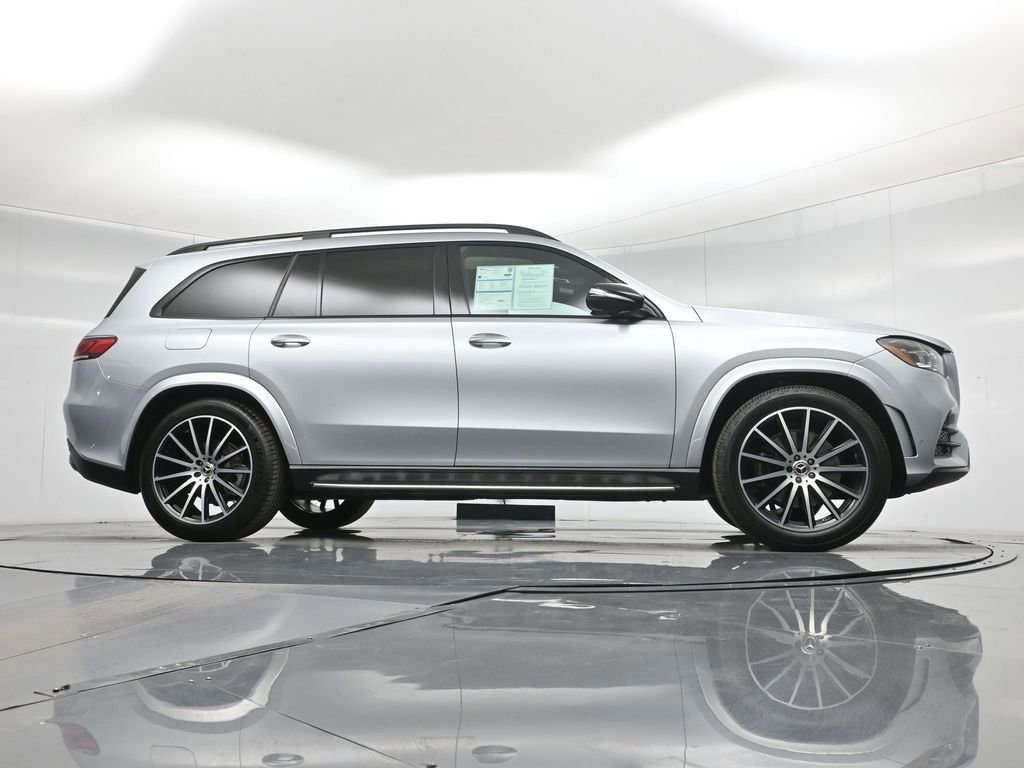 Used 2022 Mercedes-Benz GLS 450 4MATIC image 11