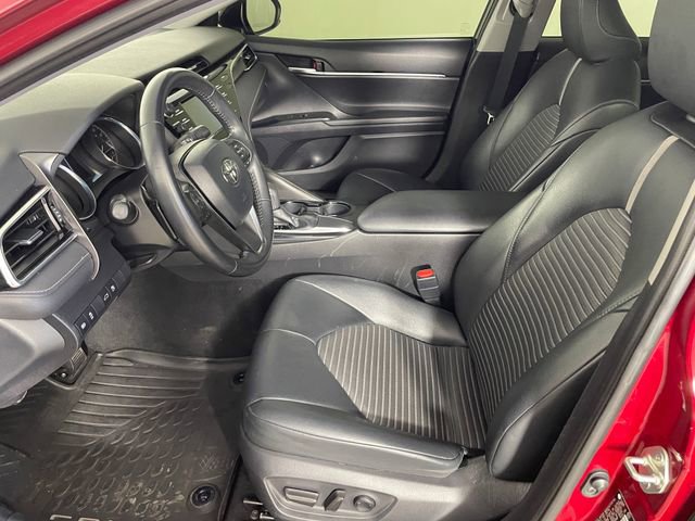Used 2018 Toyota Camry SE FWD image 2