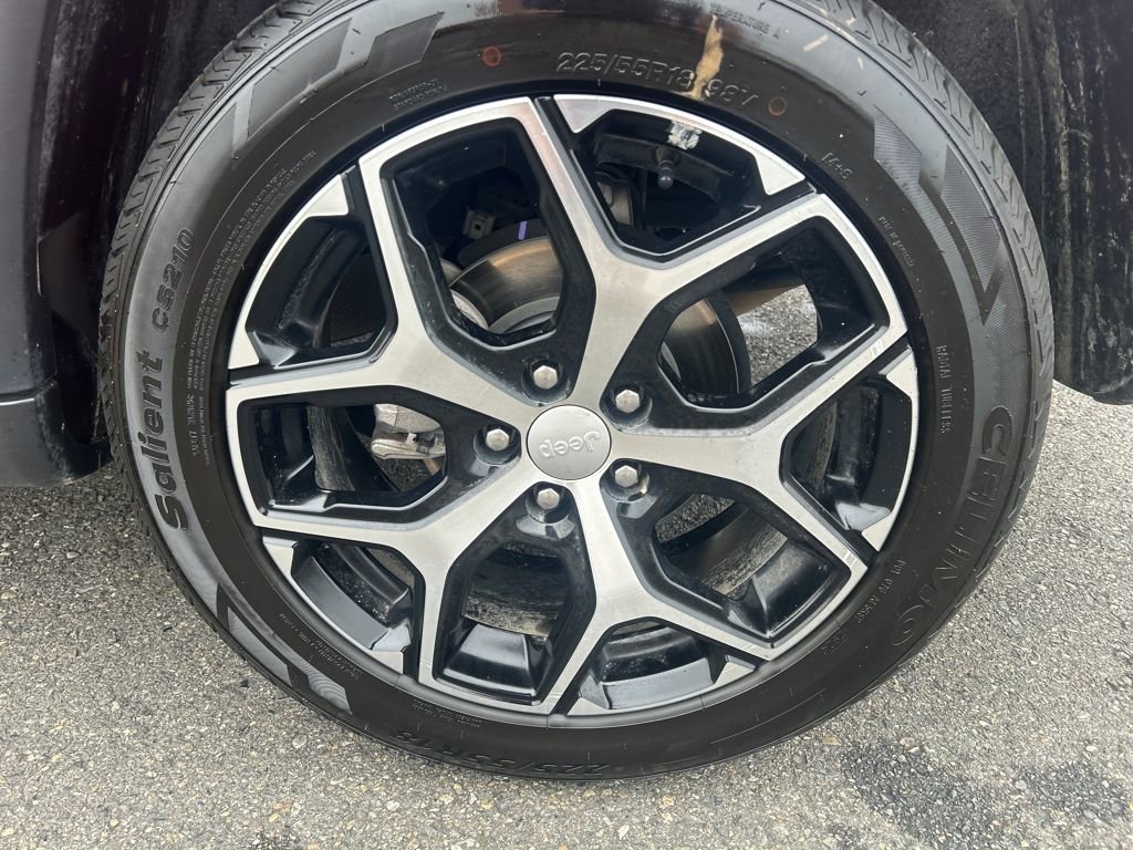 Used 2024 Jeep Compass Latitude image 13