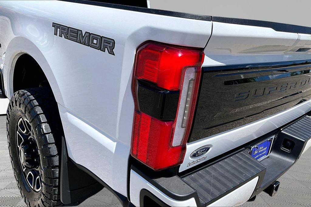 Certified 2026 Ford F250 Platinum w/ Tremor Off-Road Package AWD/4WD image 31