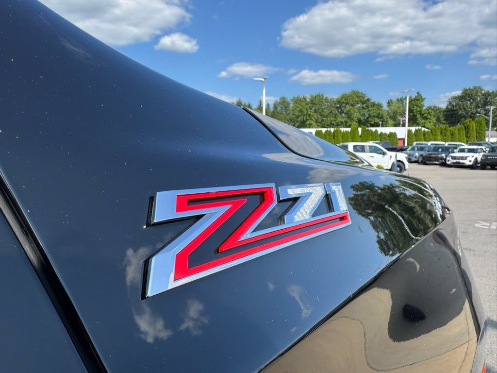 Used 2022 Chevrolet Suburban Z71 AWD/4WD image 11