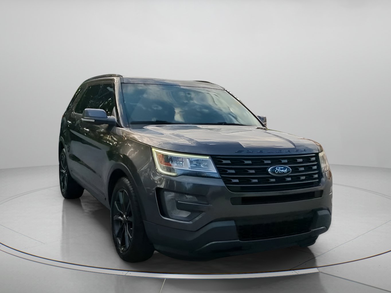 Certified 2017 Ford Explorer XLT w/ Equipment Group 202A FWD image 4