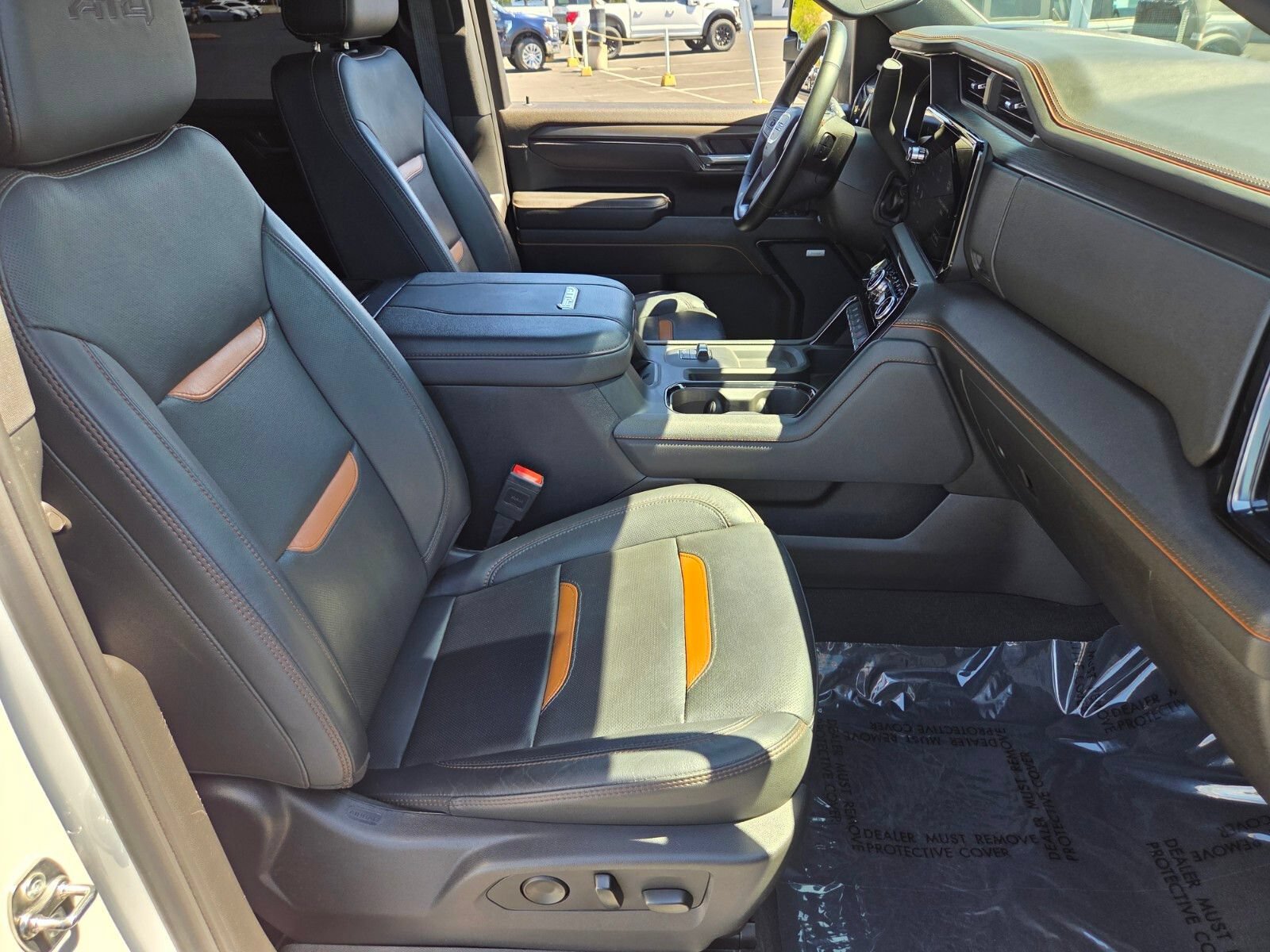 Used 2025 GMC Sierra 2500 AT4 w/ AT4 Premium Plus Package AWD/4WD image 16