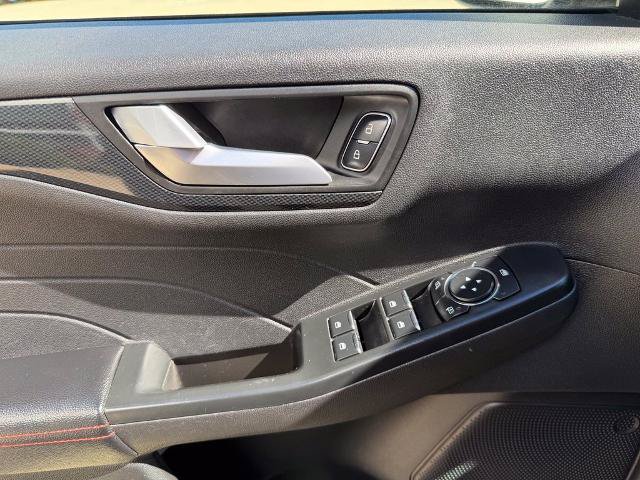 Certified 2025 Ford Escape ST-Line Select AWD/4WD image 21