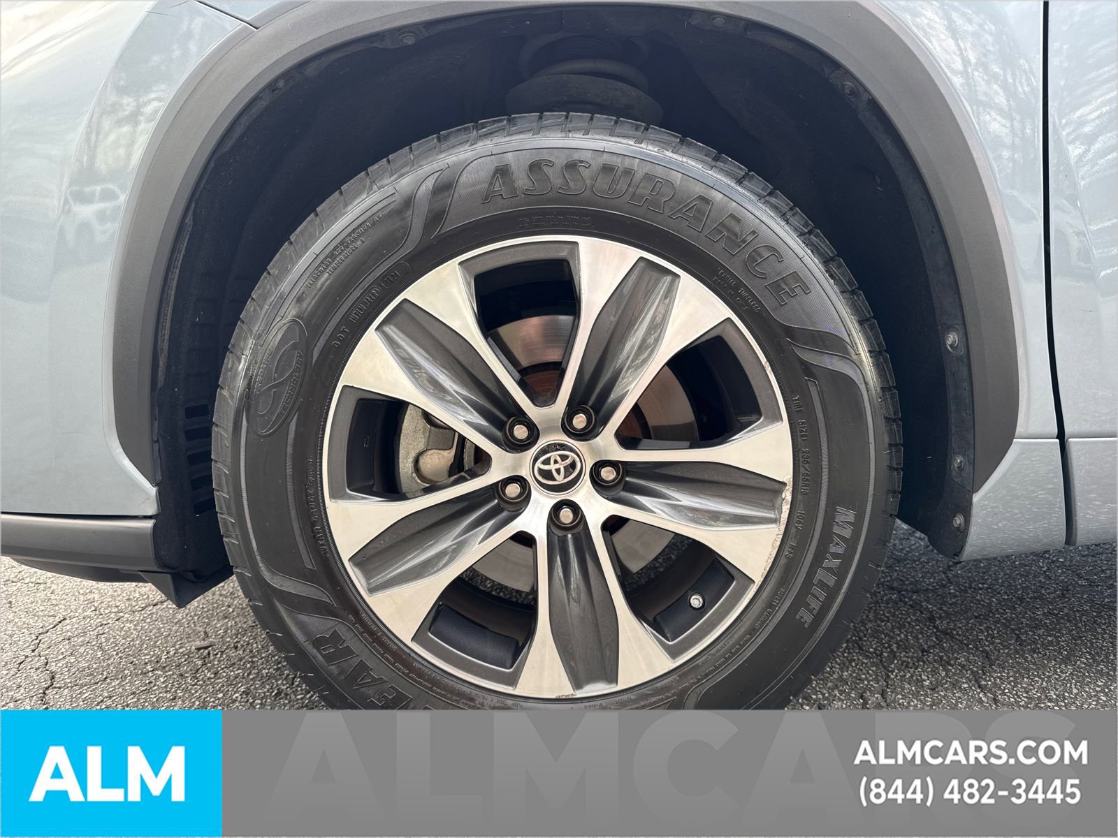 Used 2021 Toyota Highlander XLE image 12