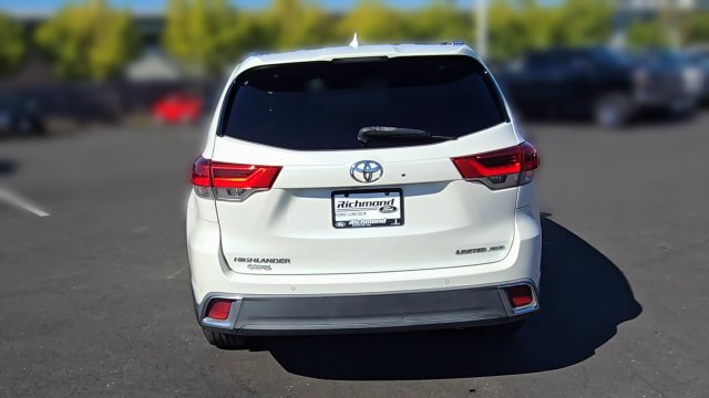 Used 2017 Toyota Highlander Limited AWD/4WD image 8