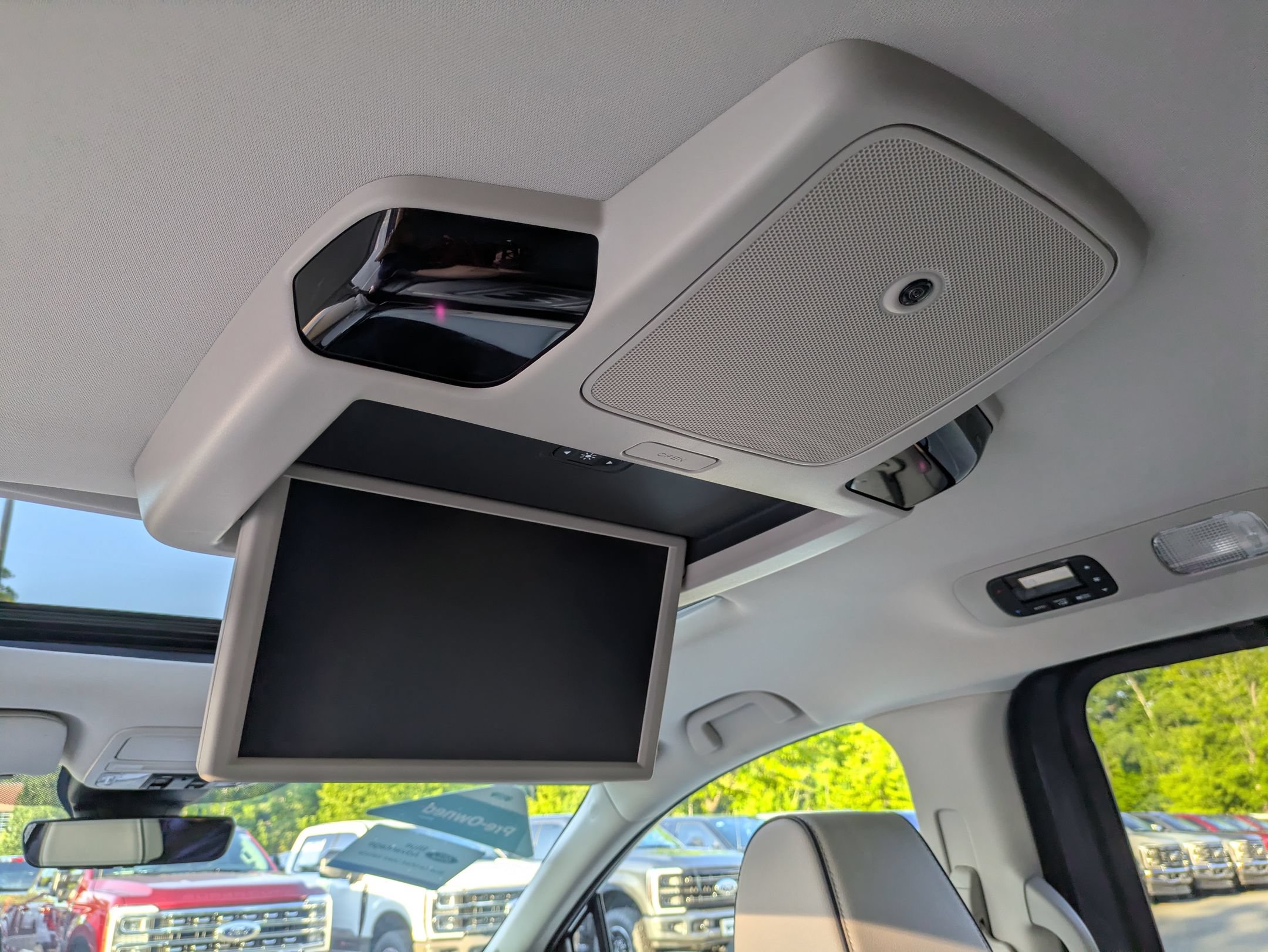 Used 2025 Honda Odyssey Touring image 32