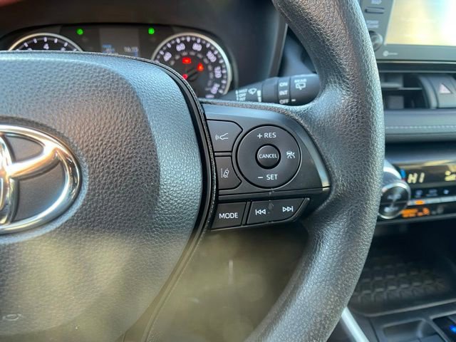Used 2021 Toyota RAV4 XLE w/ Convenience Package image 20