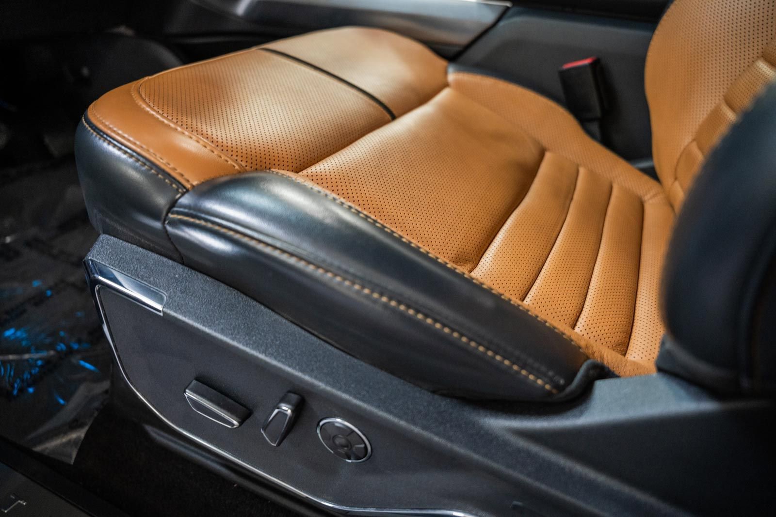 Certified 2022 Ford F150 Platinum w/ Equipment Group 701A High image 49