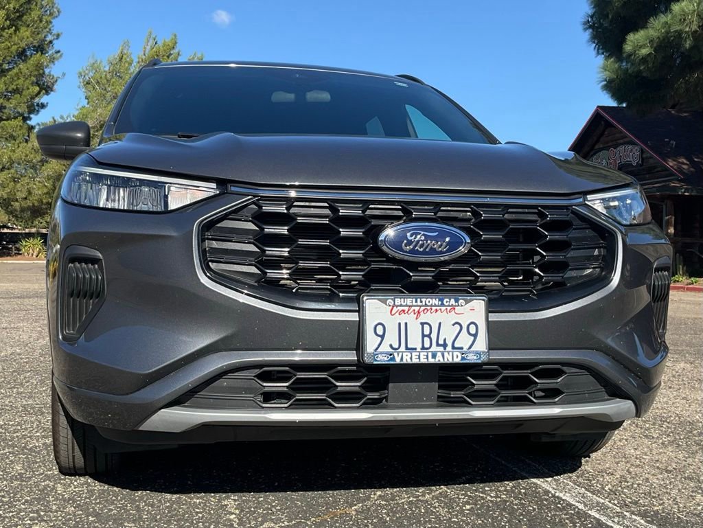 Certified 2024 Ford Escape ST-Line w/ Tech Pack #1 image 17