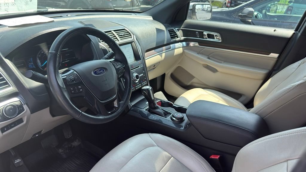 Certified 2018 Ford Explorer Limited w/ Equipment Group 301A AWD/4WD image 9