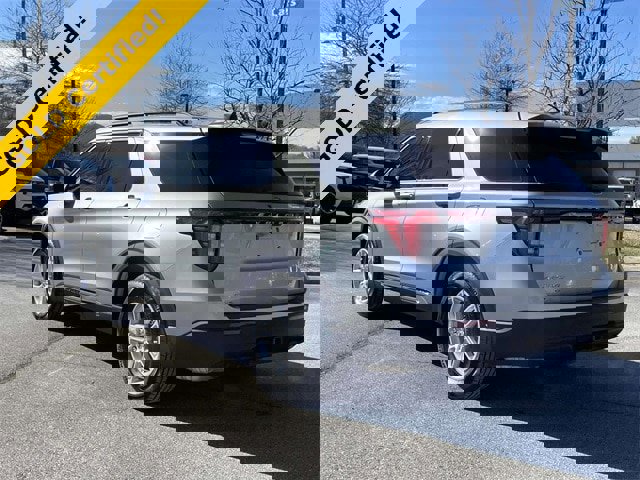 Certified 2025 Ford Explorer Active image 3