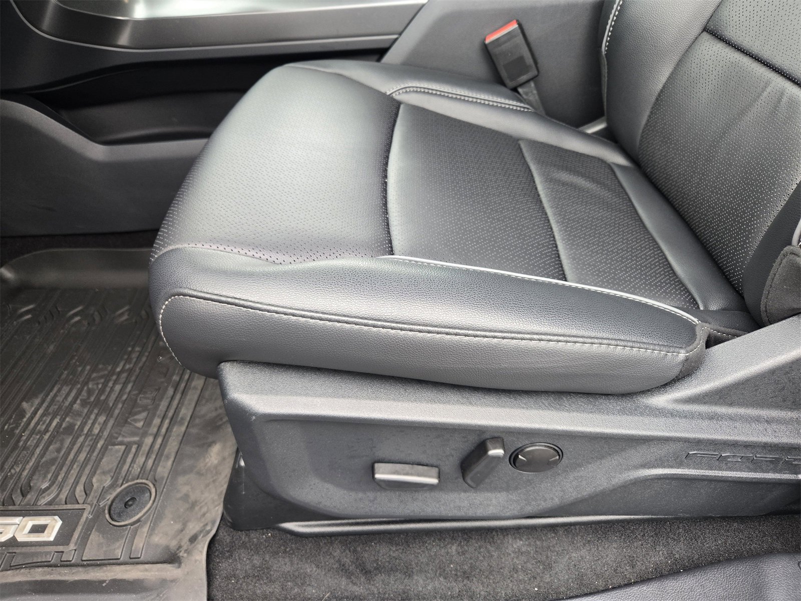 Certified 2025 Ford F150 Lariat w/ Equipment Group 501A Mid image 21