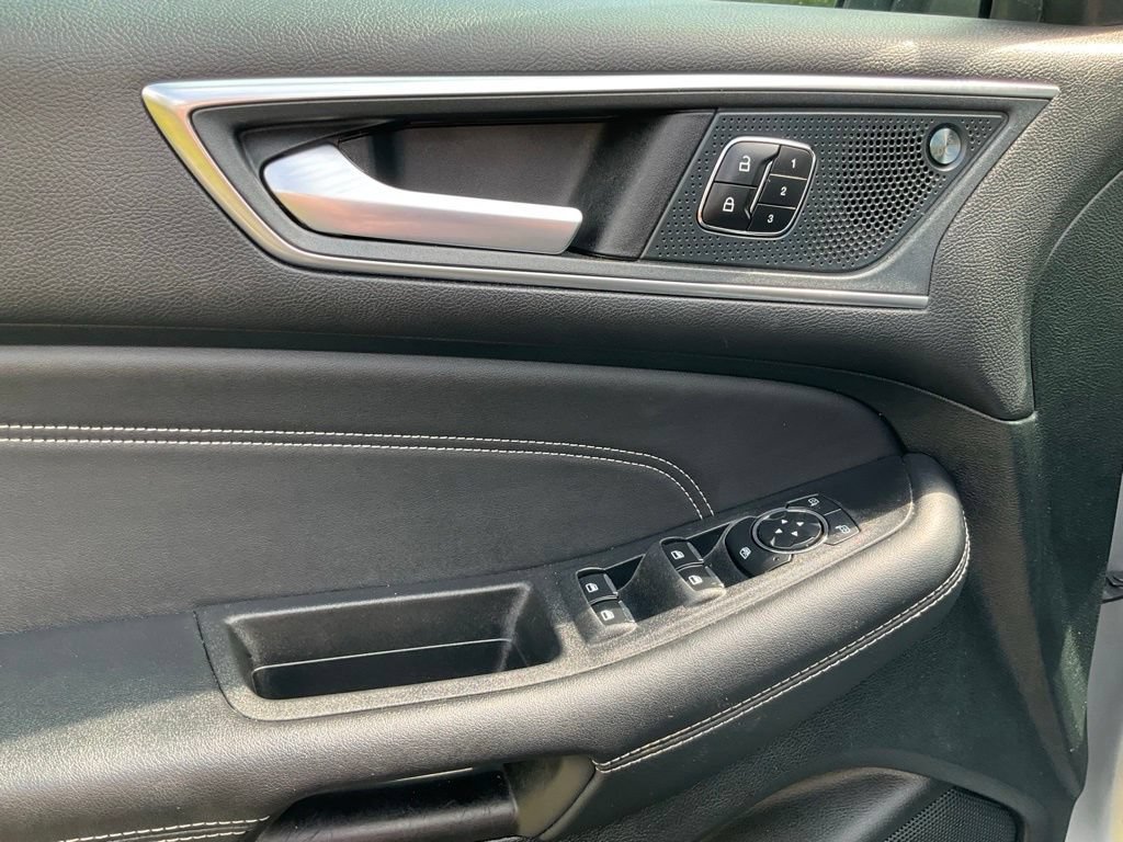 Certified 2024 Ford Edge Titanium AWD/4WD image 16