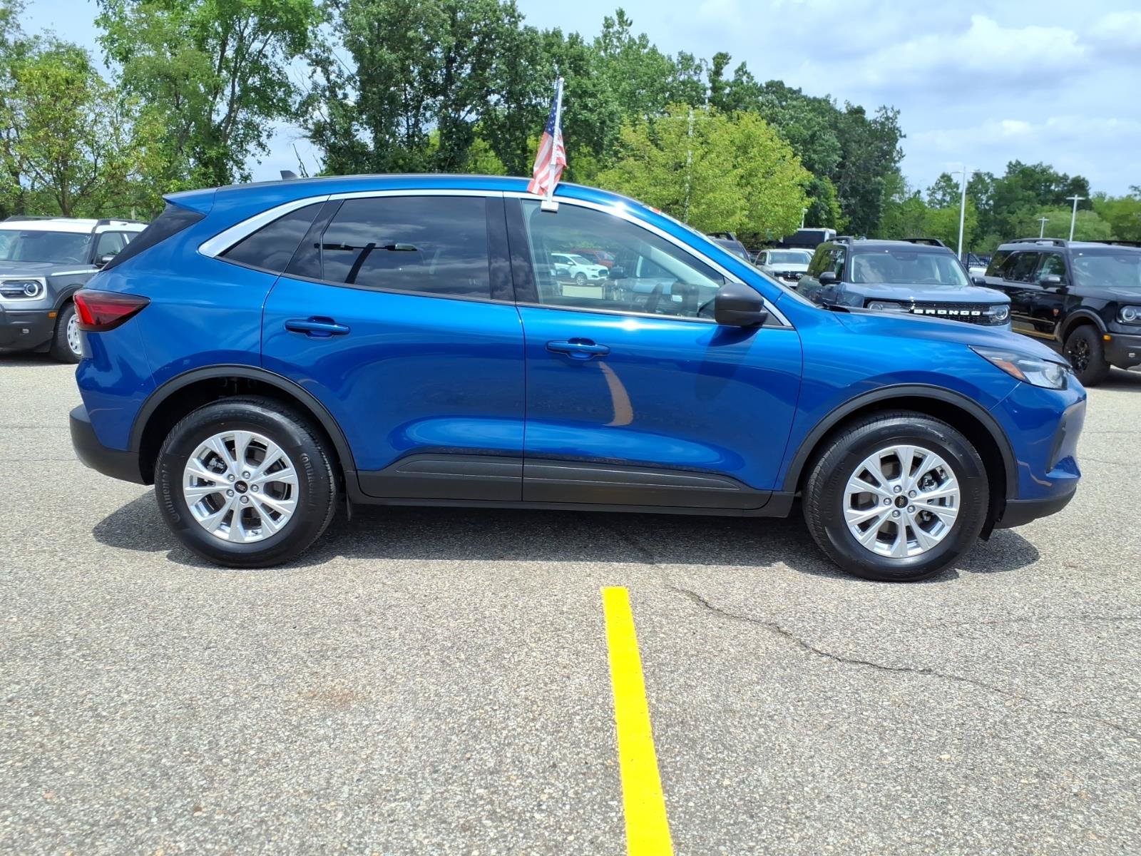 Certified 2023 Ford Escape Active AWD/4WD image 9
