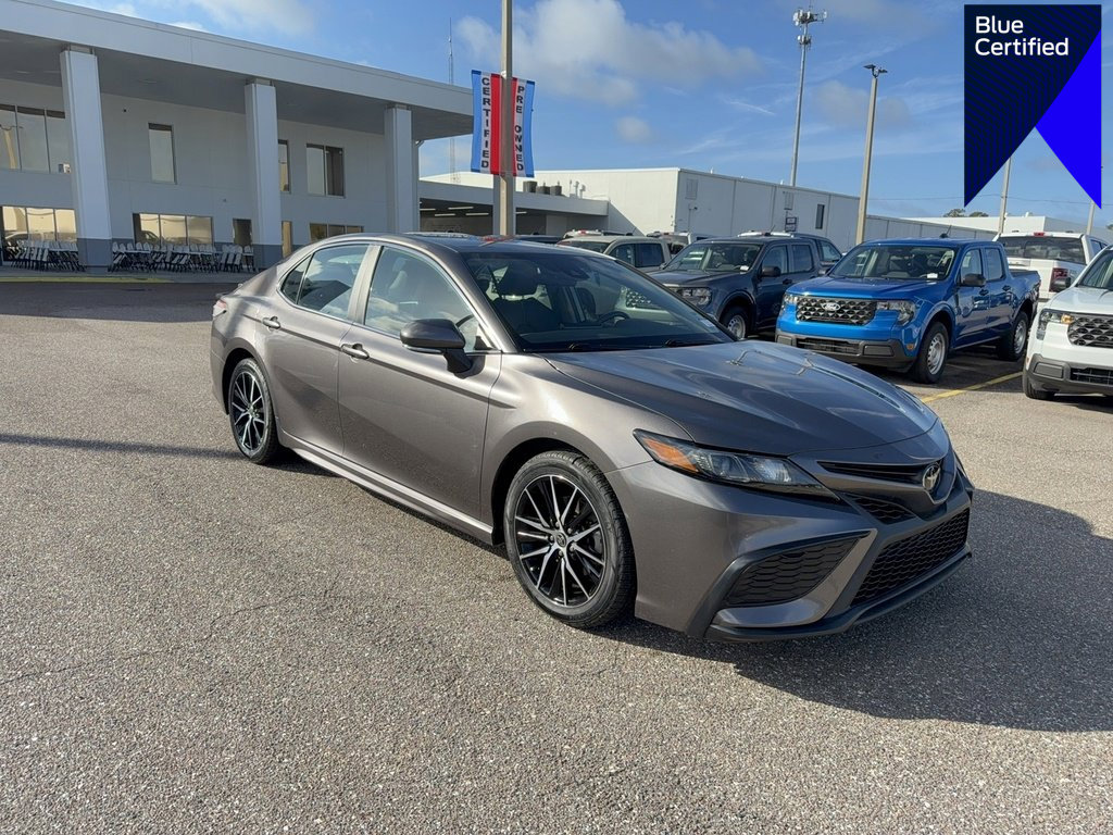 Used 2023 Toyota Camry SE image 1