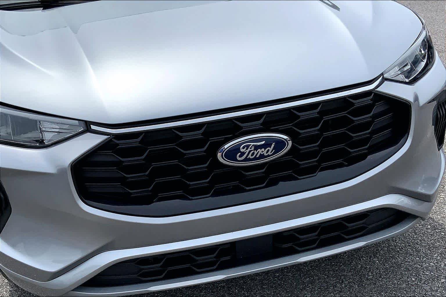 Certified 2024 Ford Escape ST-Line w/ Tech Pack #1 FWD image 29