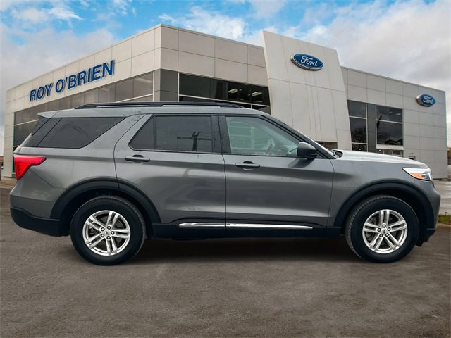 Certified 2022 Ford Explorer XLT w/ Equipment Group 202A image 6