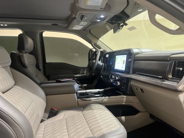 Certified 2025 Ford F250 Platinum w/ Platinum Plus Package AWD/4WD image 28