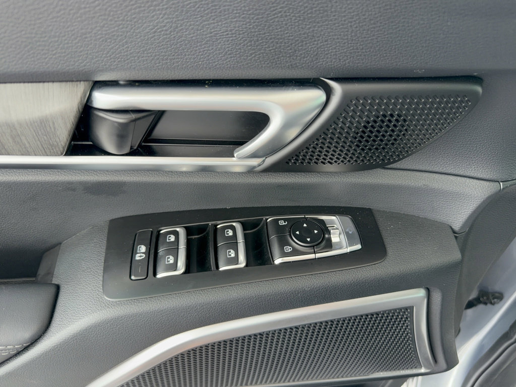 Used 2025 Kia Telluride EX image 10