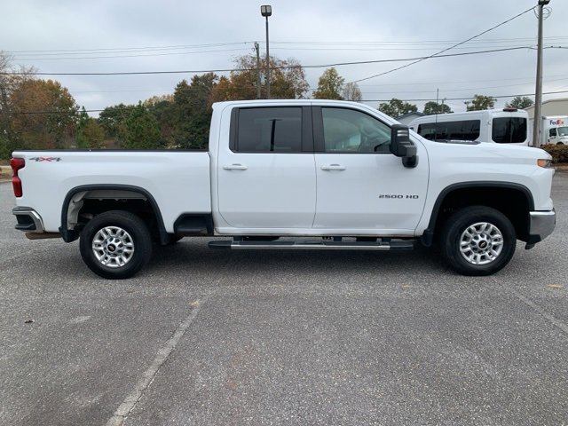 Used 2024 Chevrolet Silverado 2500 LT image 2