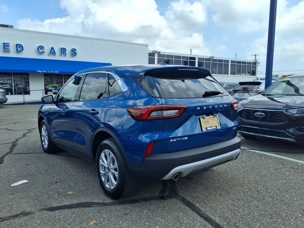 Certified 2023 Ford Escape Active AWD/4WD image 7