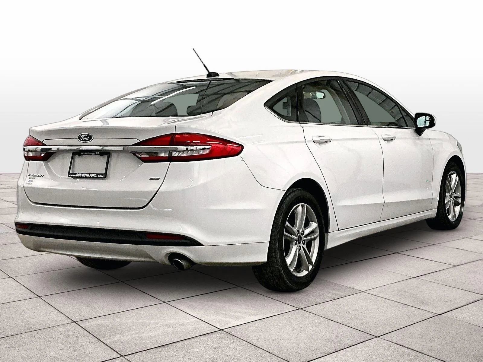 Certified 2018 Ford Fusion SE FWD image 11