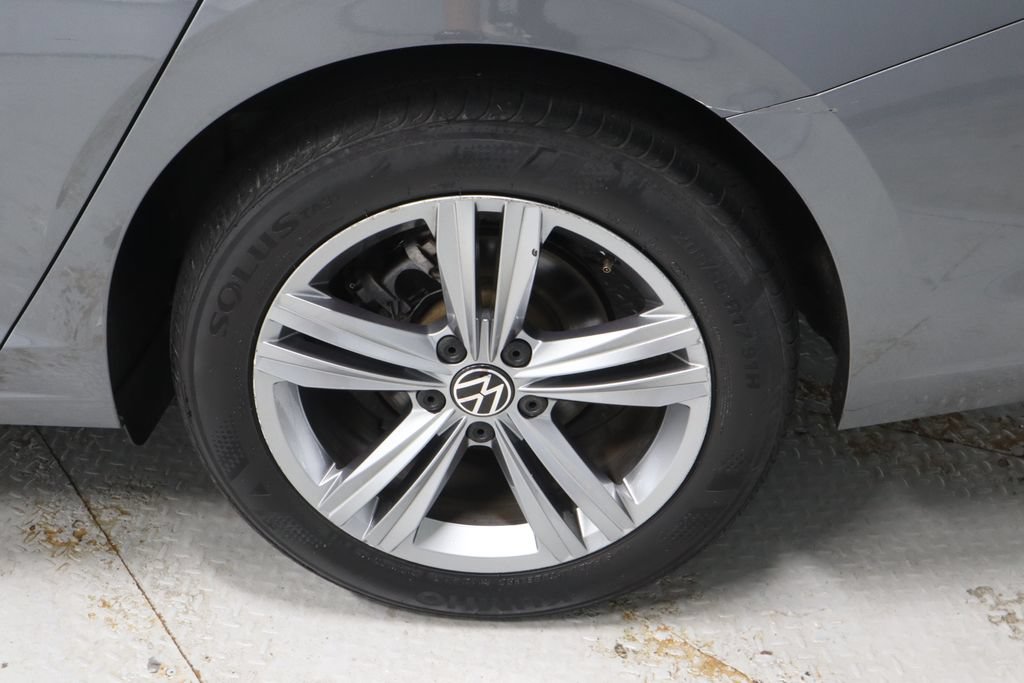 Used 2024 Volkswagen Jetta SE FWD image 18