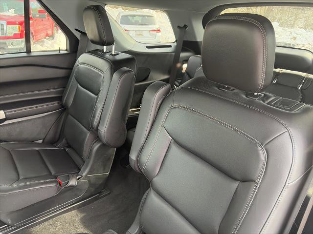 Certified 2022 Ford Explorer XLT w/ Equipment Group 202A image 18