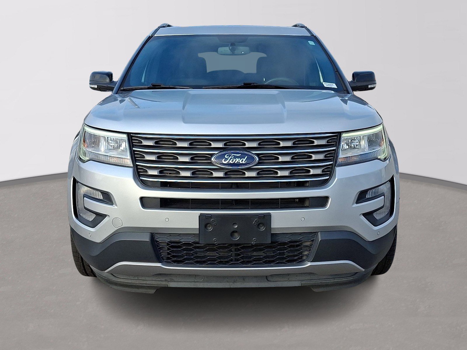 Certified 2017 Ford Explorer XLT w/ Equipment Group 202A AWD/4WD image 2