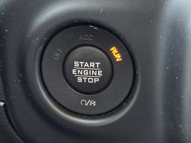 Used 2020 Jeep Gladiator Rubicon w/ Dual Top Group AWD/4WD image 18