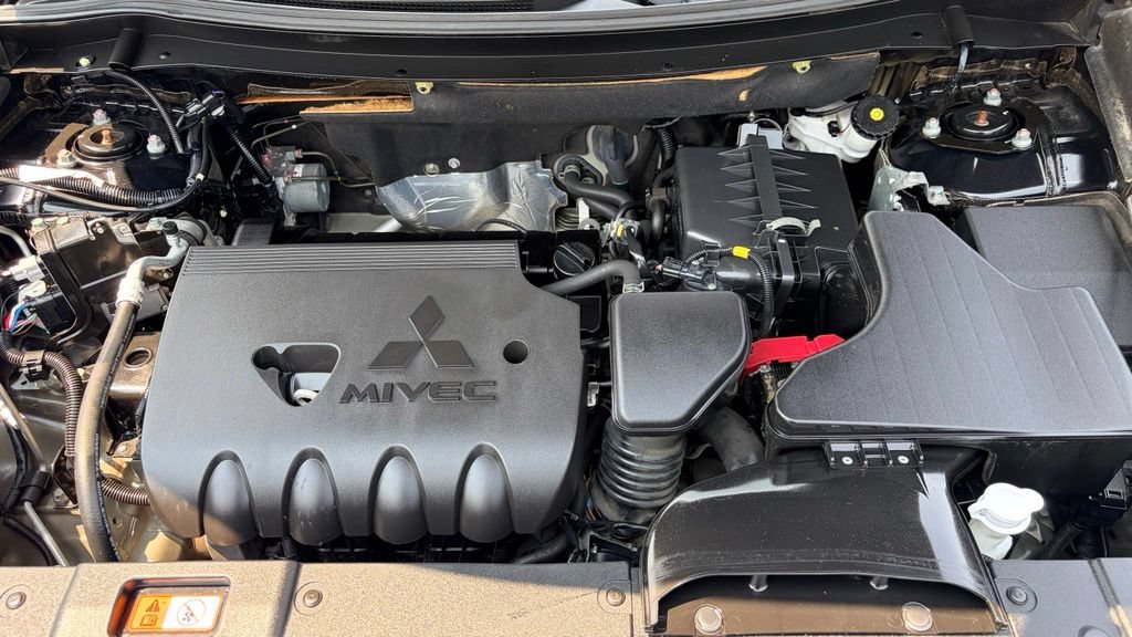 Used 2020 Mitsubishi Outlander ES FWD image 33