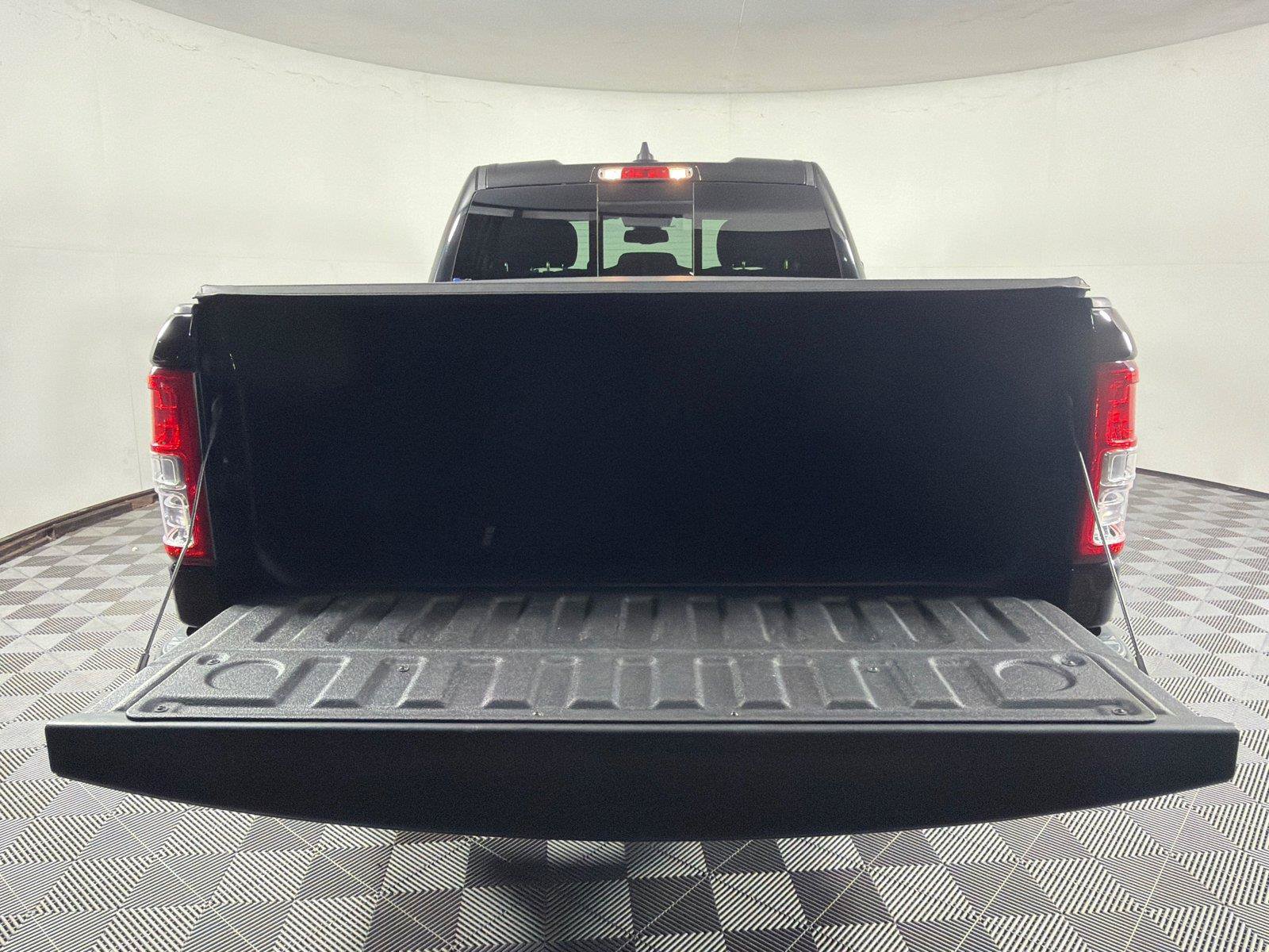 Used 2019 RAM 1500 Big Horn AWD/4WD image 18