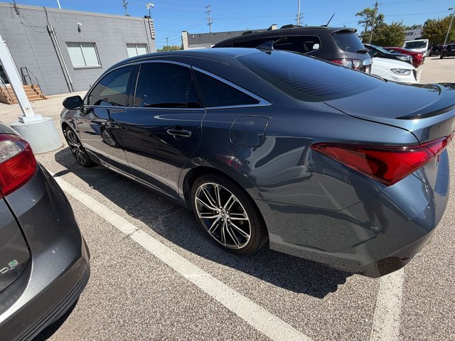 Used 2019 Toyota Avalon XSE w/ All Weather Liner Package FWD image 8