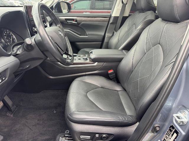 Used 2021 Toyota Highlander Platinum AWD/4WD image 9