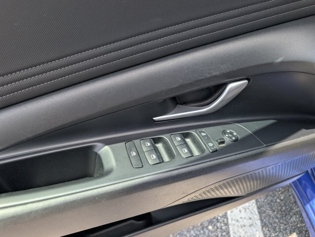 Used 2024 Hyundai Elantra Limited FWD image 8