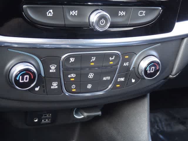 Used 2023 Chevrolet Traverse LT w/ LT Premium Package AWD/4WD image 35